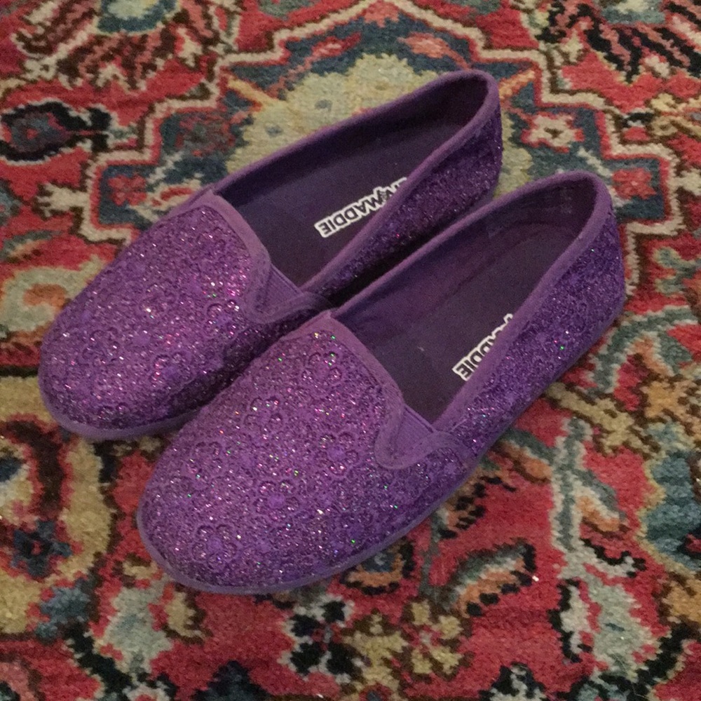 Disney Liv & Maddie girls slip on dressy shoes.